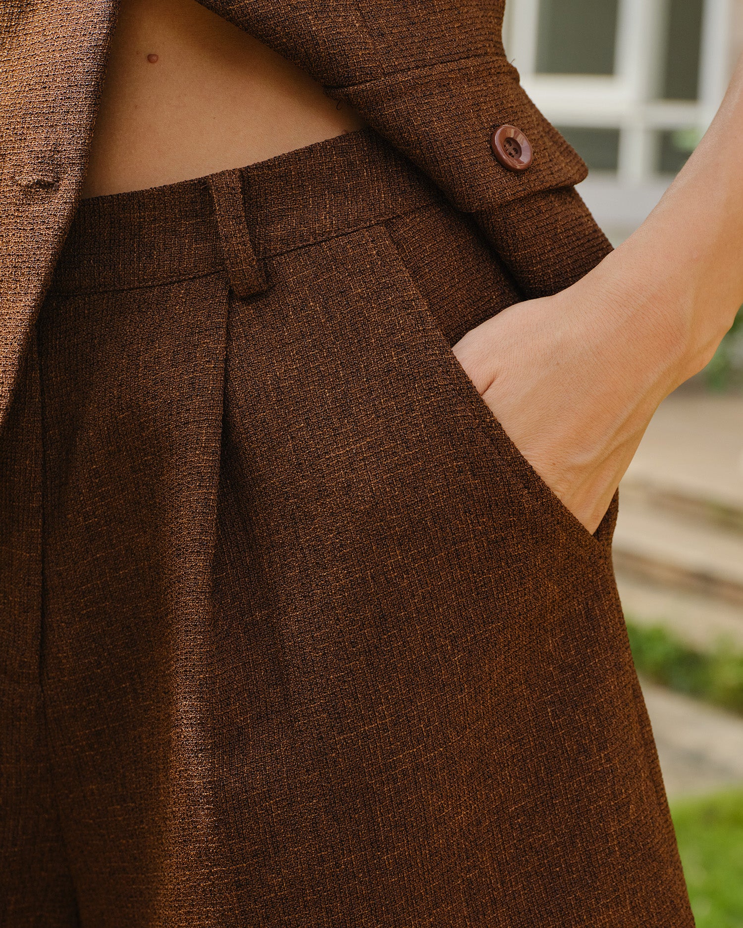 Brown Solid Button Pockets Shorts 02