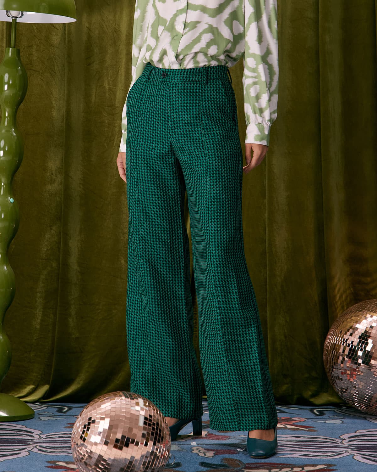 https://www.rihoas.com/cdn/shop/files/the-green-houndstooth-wide-leg-pants-green-bottoms-i0cb5p.jpg?v=1700618304