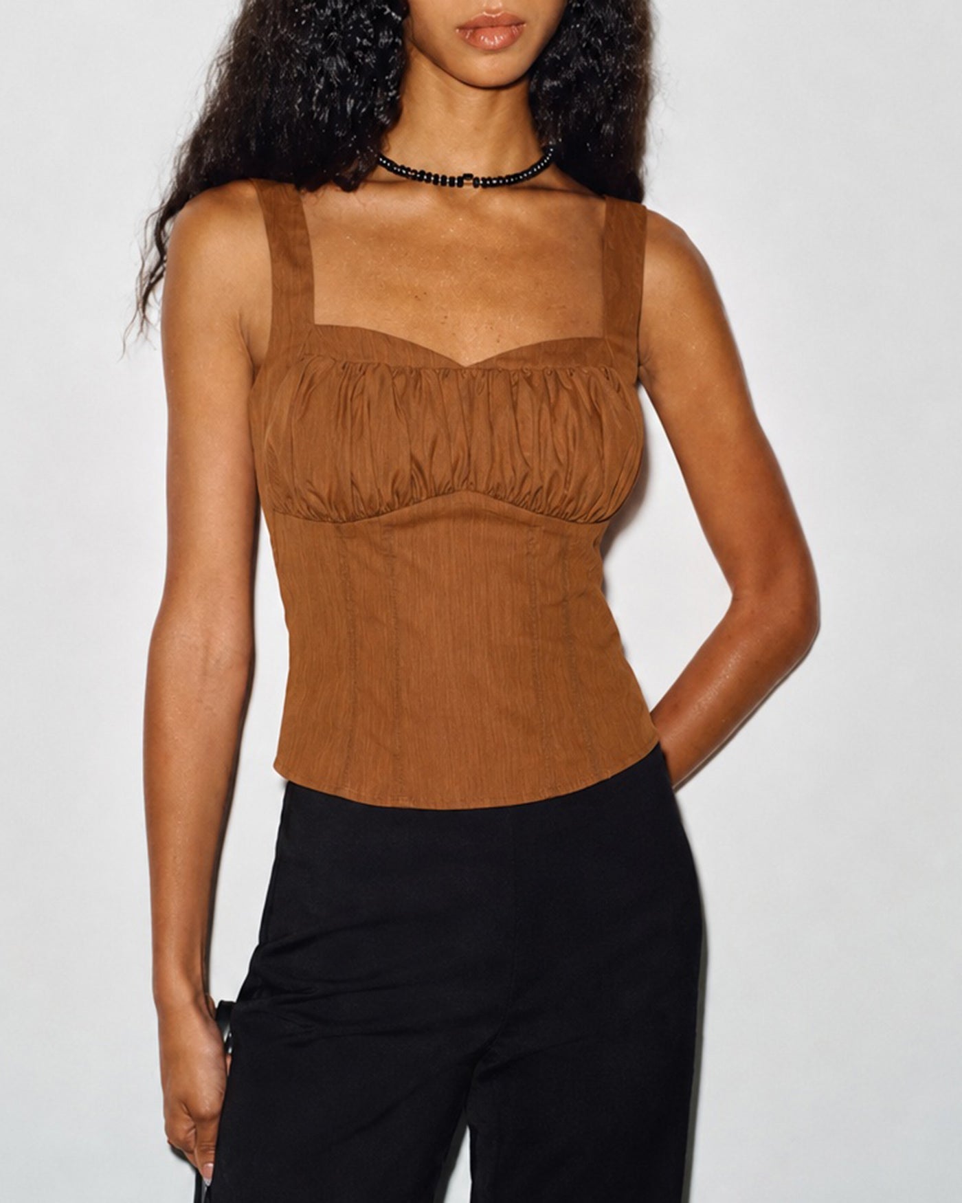 トップス THE SHISHIKUI CAMI KNIT / BROWN トップス THE SHISHIKUI