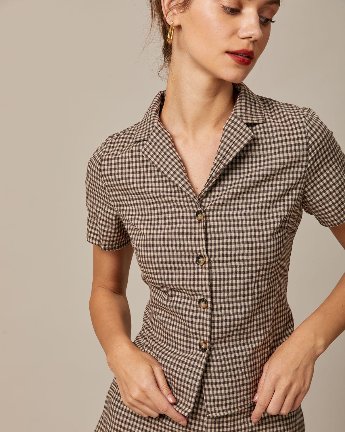 The Brown Lapel Gingham Short Sleeve Blouse & Reviews - Brown - Tops | RIHOAS The Brown Lapel Gingham Short Sleeve Blouse & Reviews - Brown - Tops | RIHOAS